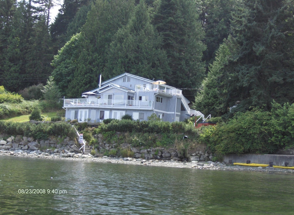 Beach House Salt Spring | Super, Natural BC